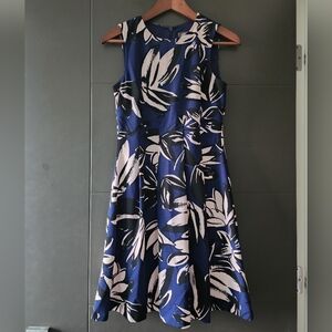 NWOT Vince Camuto Floral Fit & Flare Dress size 4
